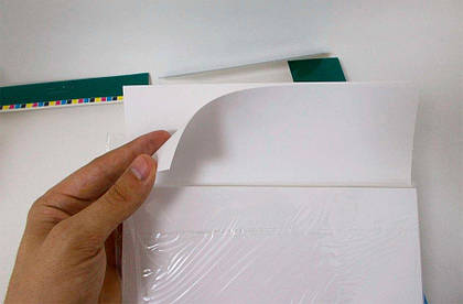 Глянцевий або матовий фотопапір: плюси та мінуси, який вибрати