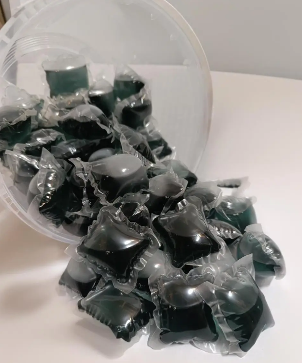 Капсули для прання MOLLY ULTRA чорні однокомпонентні 50 капсул відро