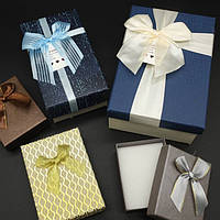 Подарункові коробки