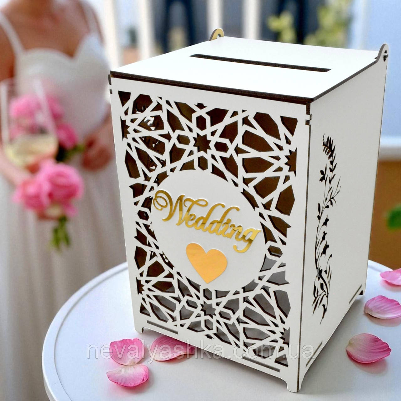 Дерев'яна Коробка на Весілля 26х18х18 см Золоте Сердце Весільна Скарбниця Коробочка для Грошей і Конвертів Скриня Скарбничка