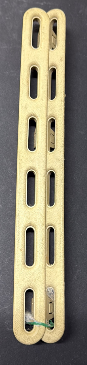 Грати стелі 2108 (вентиляційні) 2-й сорт бежевий, фото 1