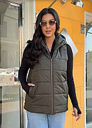 Жіночий жилет-безрукавка на синтепоні (р.44-46,48-50,52-54,56-58,60-62) з капюшоном, фото 2