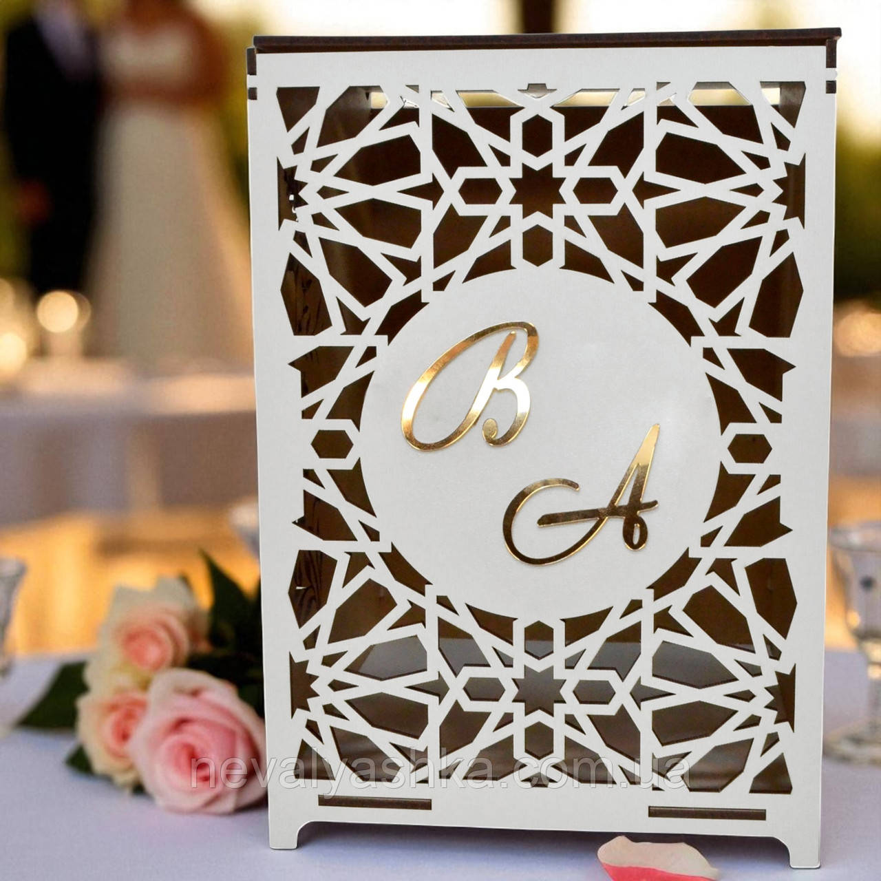 Дерев'яна Коробка на Весілля 26х18х18 см Весільна Скарбниця + ВАШІ ІНІЦІАЛИ Коробочка для Грошей і Конвертів Скриня Скарбничка