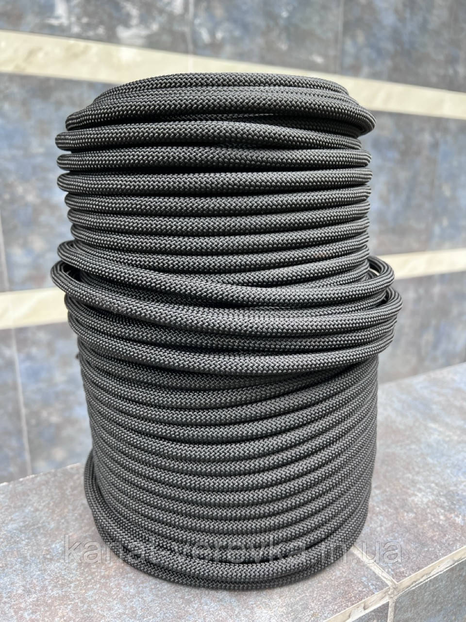 Мотузка статична 10 мм 100 м. Шнур капроновий чорний