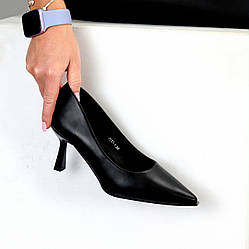 Елегантні люксові чорні туфлі човника на шпильці 38