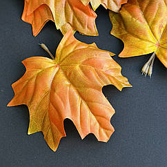 Лист клена з ніжкою помаранчево - жовтий 1 шт, 15 х 12 см