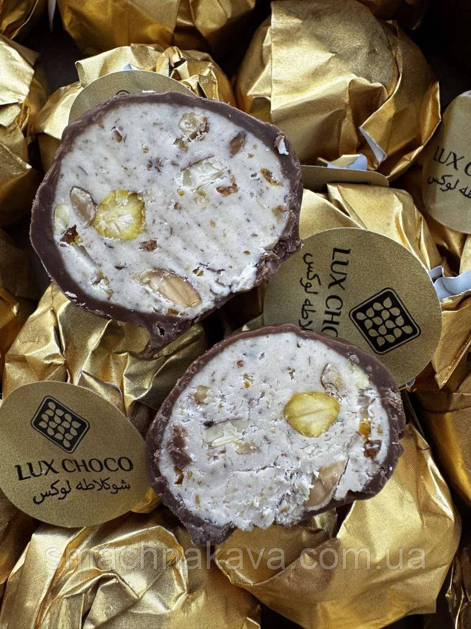 Дубайські цукерки Lux Choco (3115) з подрібненим пеканом, фісташкою, кеш'ю та карамельною крихтою 1 шт