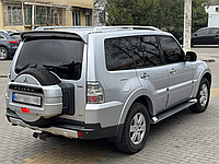Спойлер на дах для Mitsubishi Pajero Wagon 4 2006-2014 Дефлектор на дах Мітсубісі Паджеро Вагон 4