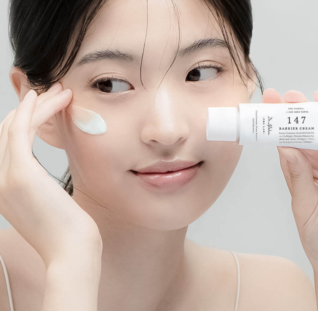 Заспокійливий бар'єрний крем із церамідами Dr. Althea 147 Barrier Cream