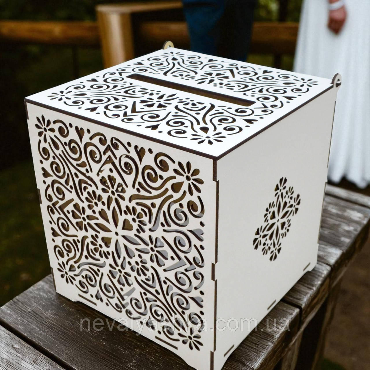 Дерев'яна Коробка на Весілля 23х22х21см Весільна Скарбниця Резна Аутентична Коробочка для Грошей і Конвертів Скриня Скарбничка