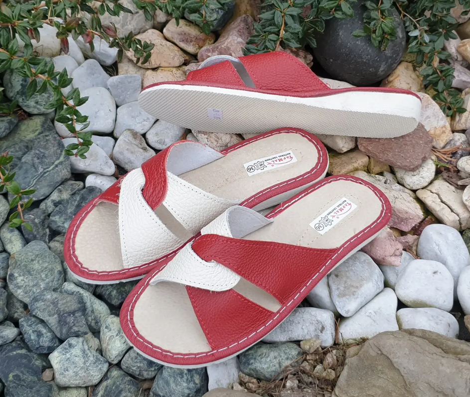 Жіночі тапочки