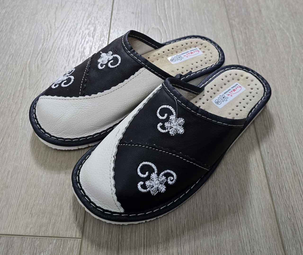 Жіночі тапочки