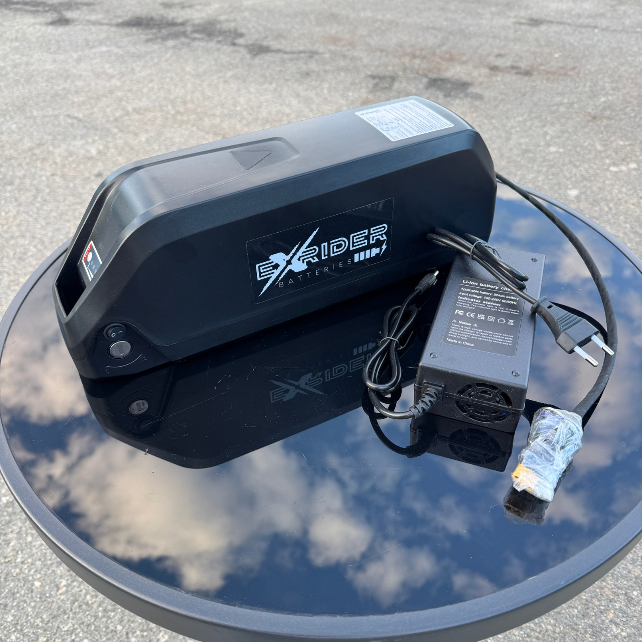 Літієвий акумулятор+зарядка Exrider 48V 15ah для електровелосипеда з кріпленням на раму