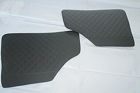 Оббивка дверей передня. Газель, Соболь (ліва 1 шт.+права 1 шт.) "карта" ромб (чорна) (AutoArt) 3302-61022