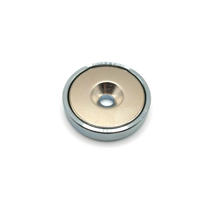 Магніт в корпусі з зіньковкой А32 зчеплення 25 кг