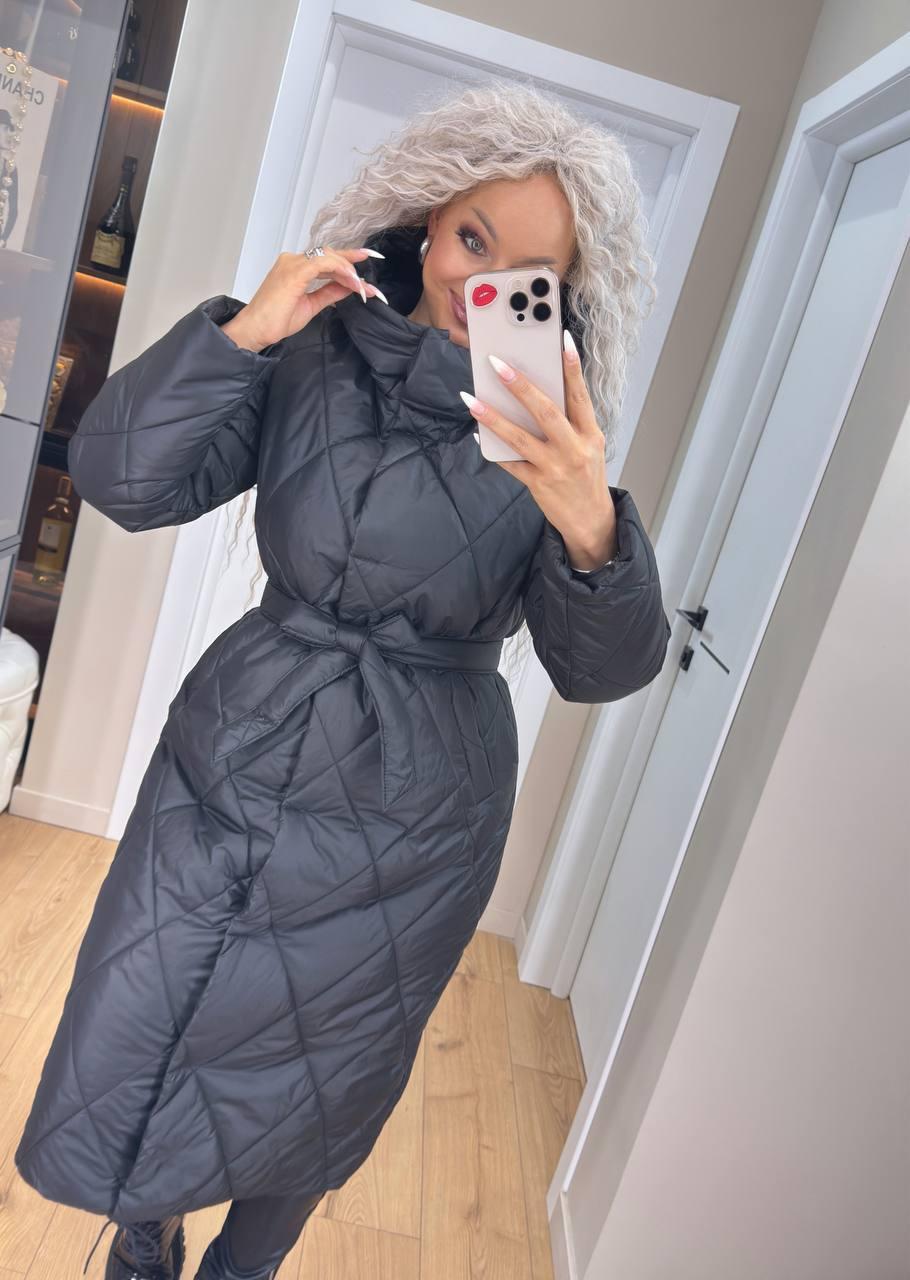 Жіноче зимове стьобане пальто куртка довга з поясом і капюшоном чорне пудра, S, M, L, XL, фото 1