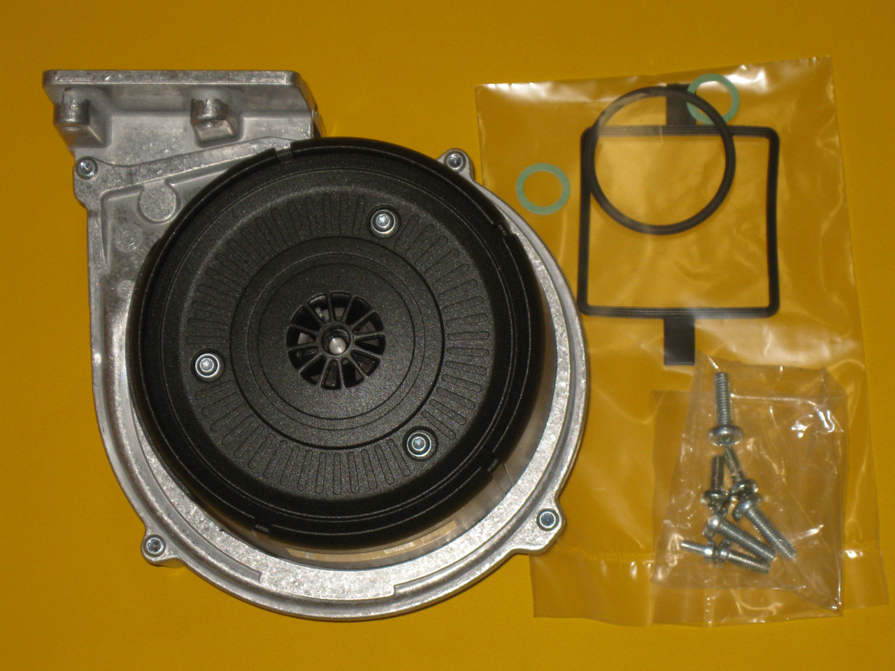 Вентилятор NRG118/0800-3612-031111 0020135138 Vaillant ecoTEC plus VC, VU, VUW, VUI, ecoCOMPACT VSC, auroCOMPACT VSC D, VSC S, фото 1