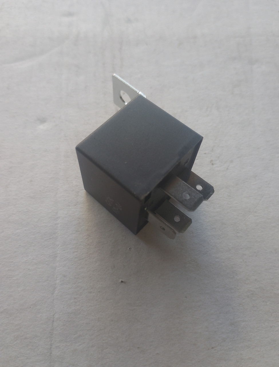 Реле електромагнітне 711.3787-11 24В 70А 4-х контактна