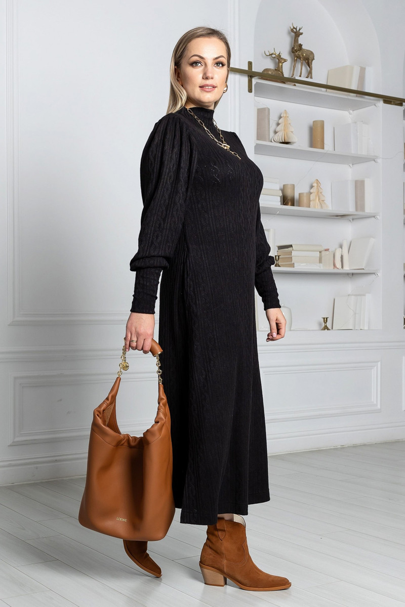 Жіноче плаття тепле для повних чорне з кишенями зручна довжина