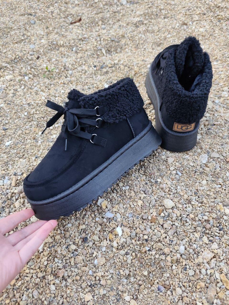 Черевики уги ЧОРНІ UGG з манжетом на високій підошві зі шнурками екозАМША теплі жіночі зима