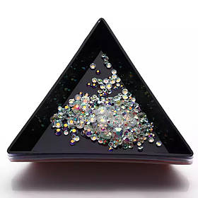 Трикутний чорний лоток для страз