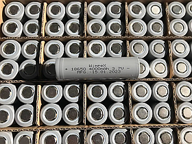 Акумулятор 18650 4000mAh 3.7V Li-ion для ліхтарів тримерів GPS-навігаторів та електронних іграшок