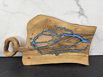 Дерев’яна дошка для нарізання з епоксидною смолою 40х23