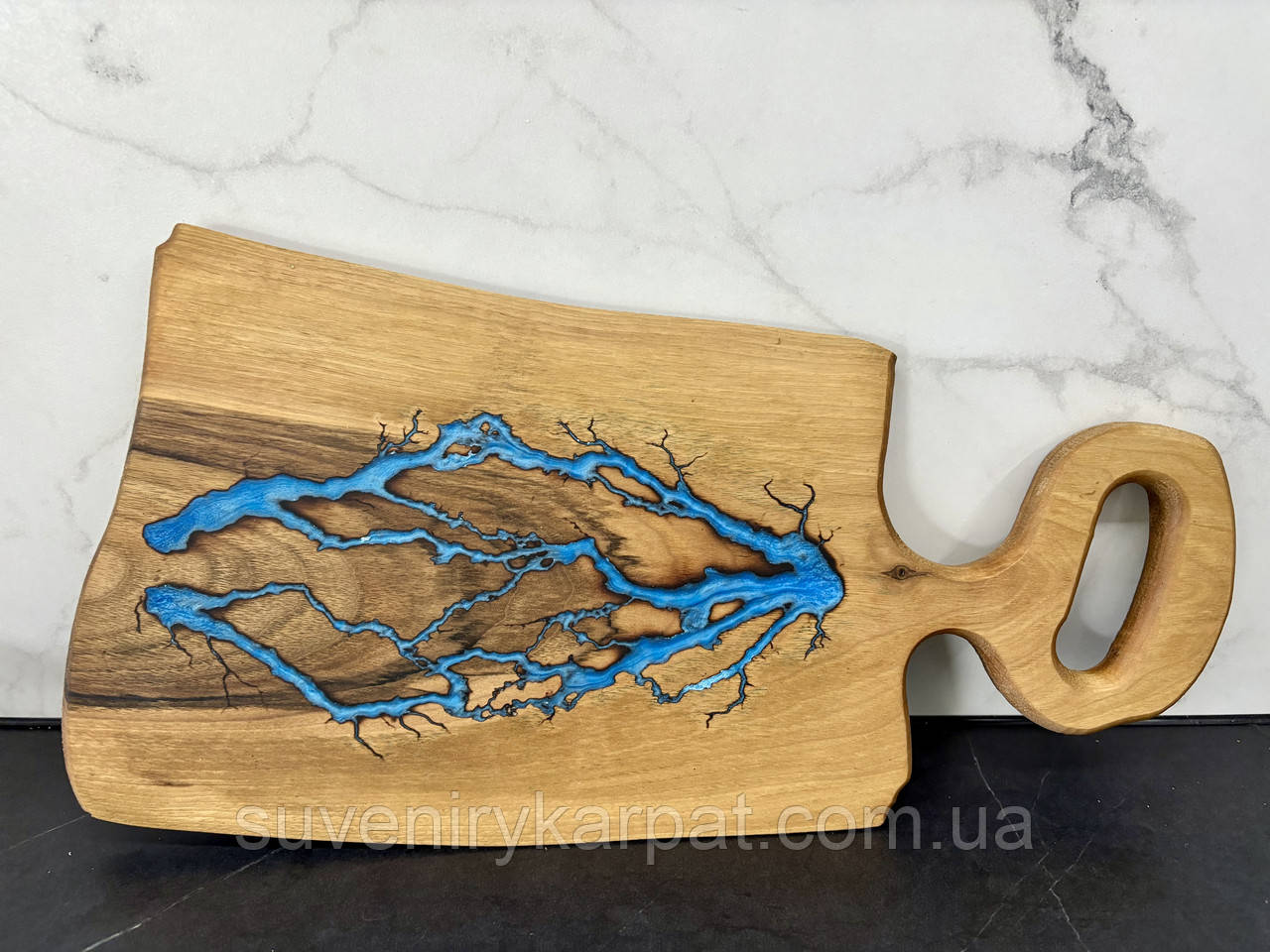 Дерев’яна дошка для нарізання з епоксидною смолою 42х21 см, фото 1