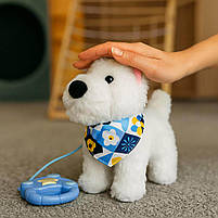 Інтерактивна собачка біла на повідку M6218UA-2, що ходить, співає українською та «лиже», 28 см, фото 5