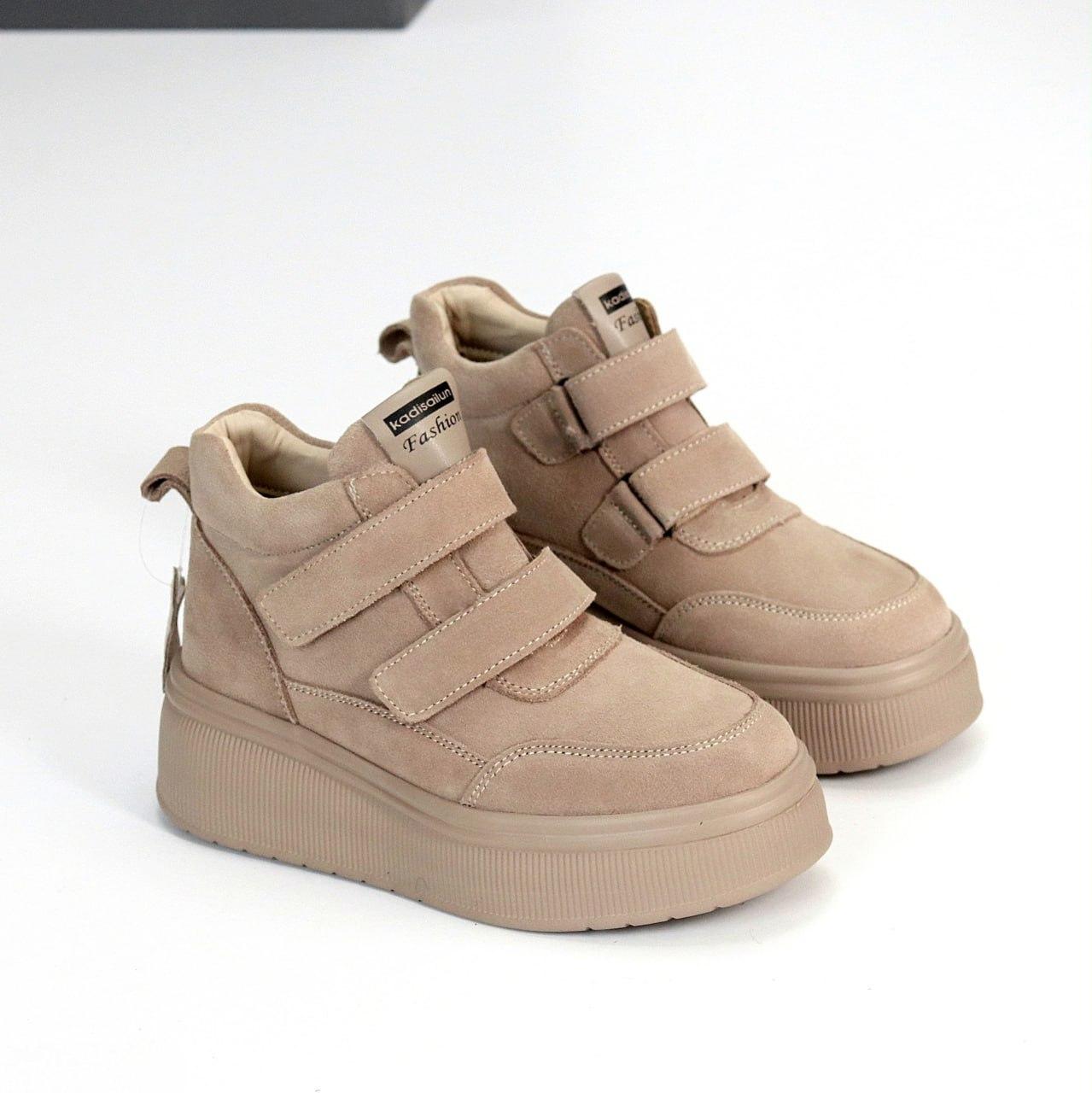 Жіночі зимові замшеві черевики на липучках моко натуральна замша