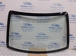 Скло в кузов заднє Suzuki