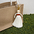 Набір макраме для в'язання та рукоділля брелока на сумку, для ключів та аксесуарів «Лялечка» білий з коричневим, фото 2