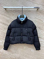 Жіноча коротка куртка Prada Re-Nylon з блакитною підкладкою