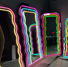 Ростове Дзеркало з неоновим підсвічування