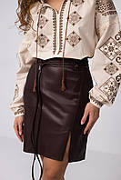 Жіноча коротка спідниця з екошкіри шоколадного кольору