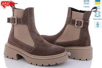 Замшеві черевики жіночі зимові челсі ARTO на тракторній підошві капучіно