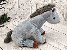 М'яка іграшка з пледом усередині Конячка сіра 60 см (символ 2026 року), фото 3