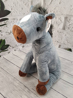 М'яка іграшка з пледом усередині Конячка сіра 60 см (символ 2026 року), фото 1