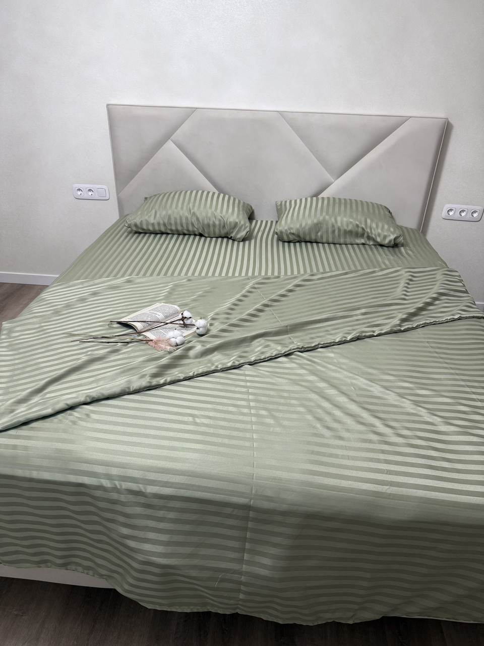 Постільна білизна Страйп Сатин Полуторний комплект(150х220см)колір Олива, фото 1