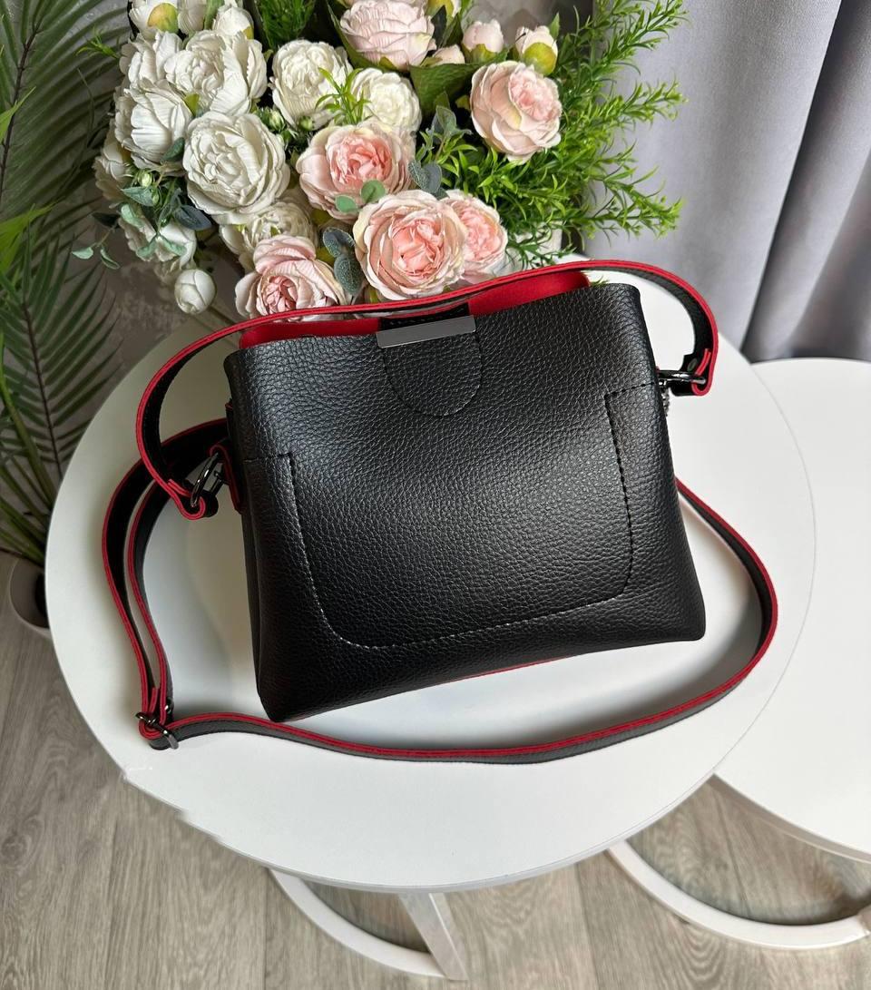Маленька жіноча сумочка через плече невелика сумка крос-боді чорна з червоним шкірзам