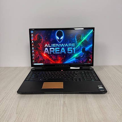 Б/в Ігровий ноутбук Б-клас Dell Alienware Area 51m 17.3" 1920x1080| i7-9700K| 16GB RAM| 512GB SSD+1000GB HDD| RTX 2060 6GB, фото 1