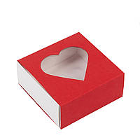 Коробка 80х80х35 для пряника з вікном у формі серця, червона