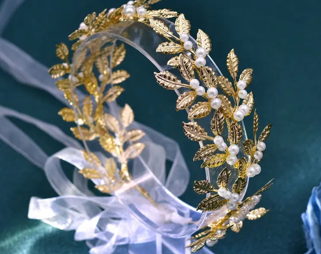 Обруч-повязка в греческом стиле Тиара с декором, ободок для волос золотистый
