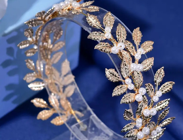 Обруч-повязка в греческом стиле Тиара с декором, ободок для волос золотистый