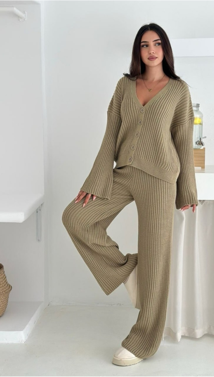 Молодіжний теплий брючний костюм двійка в'язаний, штани і кофта універсальний розмір 42-48