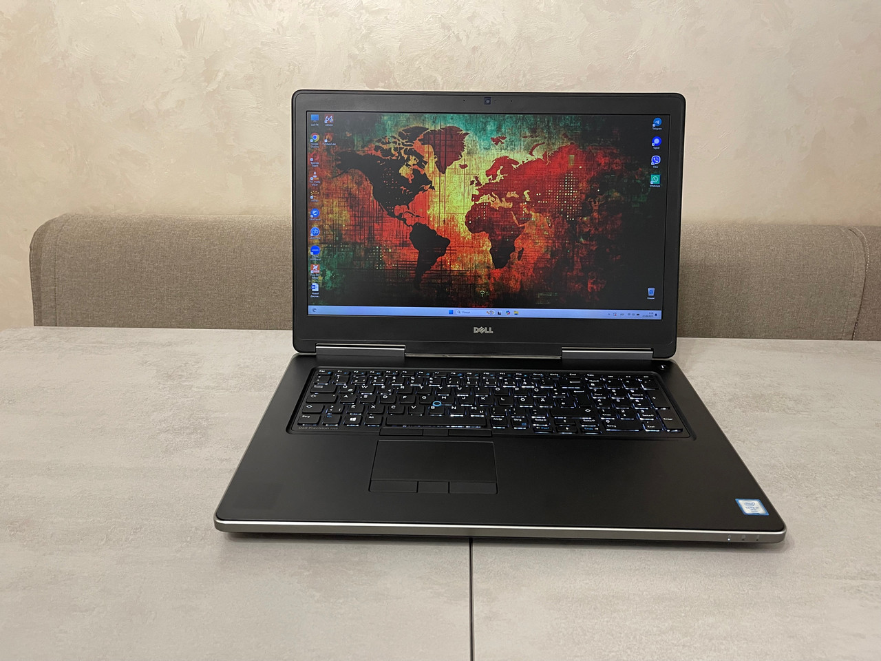 Dell Precision 7710, 17,3" FHD IPS, i7-6820HQ, 16GB, 256GB+500GB, Nvidia 4GB, фото 1