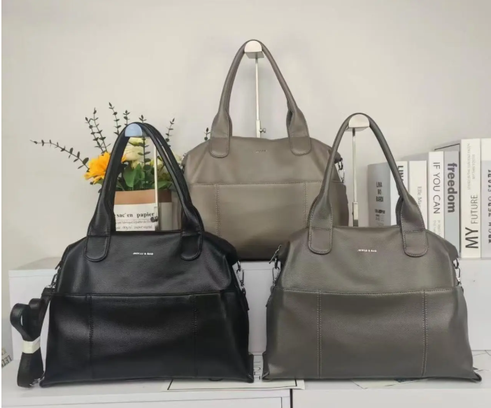 Сумка жіноча 38*30 см на блискавці зі штучної шкіри у різних кольорах Zhenya, фото 1