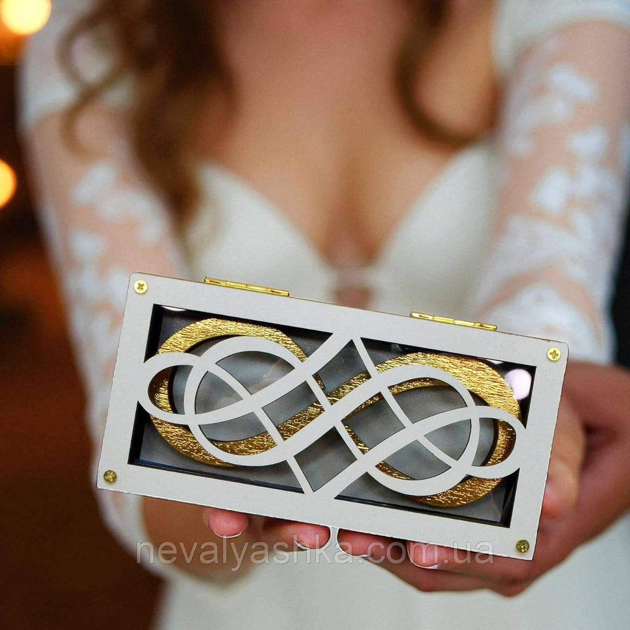 Весільна Підставка для Обручок 15 см, Футляр "Нескінченність" (Зі Склом), Дерев'яна Коробочка для Каблучок на Весілля