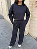 Графітовий жіночий базовий повсякденний костюм-двійка з турецької двонитки: кроп-світшот та прямі штани, фото 7