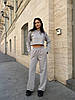 Сірий жіночий базовий повсякденний костюм-двійка з турецької двонитки: кроп-світшот та прямі штани, фото 8